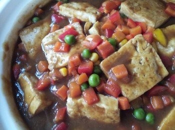 step6: 最後加入豆腐一起煮15分鐘 , 讓豆腐入味即可