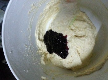 step6: 加入藍莓醬拌勻