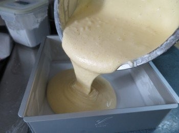 step18: 將麵糊倒入模內