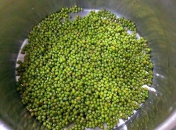 step2: 再來把綠豆洗乾淨備用