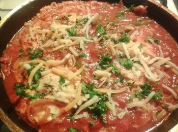 step5: 灑上巴西里及車打起司即成！