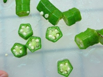 step5: 取出秋葵再切成圓片狀