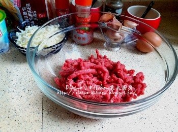 step4: 免治牛肉放入大碗內