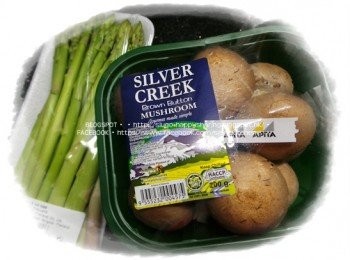 step1: 啡蘑菇去蒂，抹淨，切厚片；蒜頭切片；雜香草切碎。