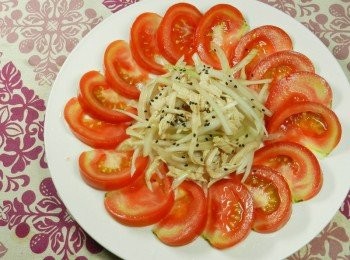 step7: 也可以將蕃茄切丁~與所有材料一起拌入喔