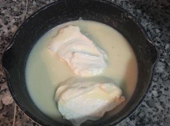 step19: 將打好的鮮奶油扮入牛奶起司液中,一樣是要拌到完全溶解.