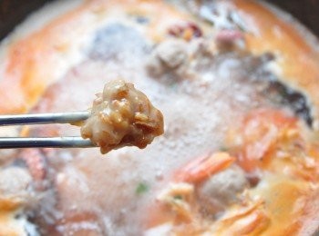 step5: 再加入自製油蔥增加香氣提味