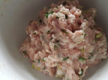 step5: 加入調味料，蔥粒撈好