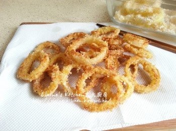 step8: 盛起放在廚紙吸取油份後放上碟