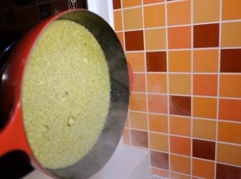 step6: 氣泡即是水分，要徹底炸勻去除材料水份。