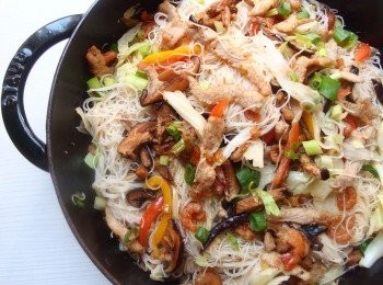 step16: 起鍋前加入蔥花,芹菜末即可享用。