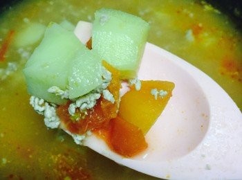 step4: 加入薯仔粒，中小火煮10分鐘