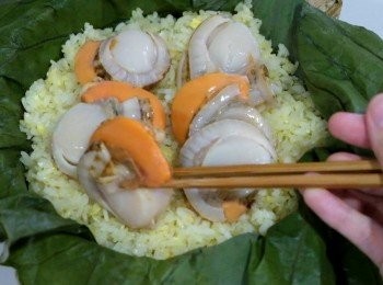 step4: 在炒飯上放上帶子