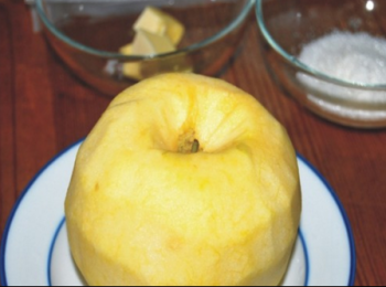 step1: 蘋果去皮，去核切丁。