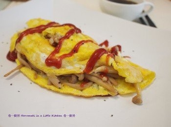 step1: 先把蛋攪拌成蛋漿，鹽少許繼續攪拌(備用)