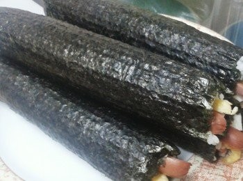 step6: 用濕布抹一抹鋒利的刀，然後切件