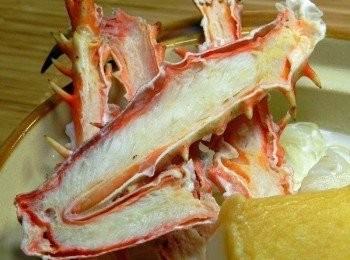 step7: 濃郁的湯頭將帝王蟹的口感再加分!!!帝王蟹也讓湯頭多了幾分鮮甜!!!蟹肉馬上一掃而空，下次要吃請早喔!!