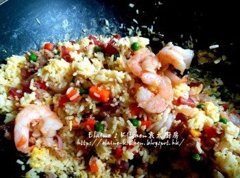 step14: 加入所有之前炒好的配料拌炒數分鐘