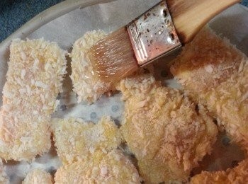 step8: 光波爐預熱200c高架,入爐前將魚兩邊印上油