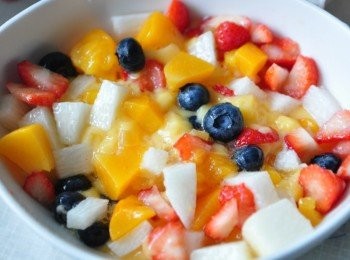 step3: 然後將所有蔬果輕輕綜合拌攪