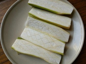 step3: 用小刀劃格仔花紋