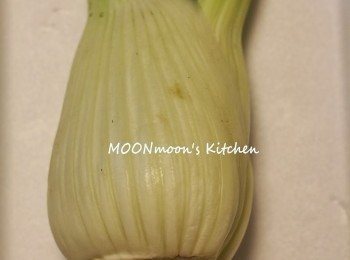 step2: 新鮮茴香洗淨，切片。