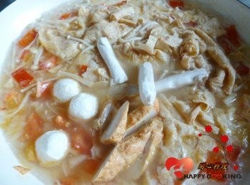 step3: 加水煮開,放入你喜歡的<span class="group_1">食材</span>或冬粉