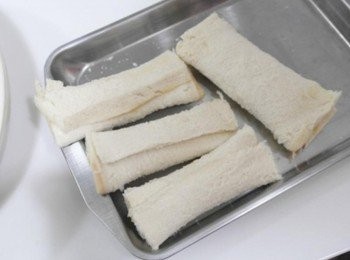 step4: 捲捲捲~~~捲起來!!! 邊邊用叉子壓緊!!!