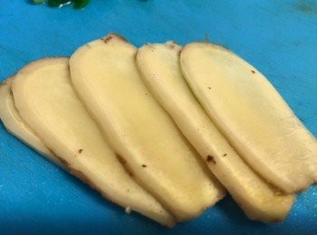 step2: 麻油爆香薑片