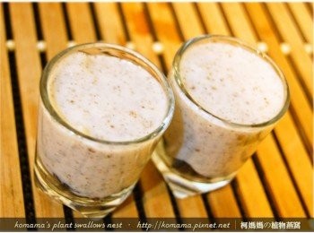 step3: 將黑木耳米布丁直接填入容器中，至八分滿的高度即可。