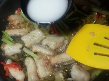 step16: 加入埋芡料抄勻即可上碟