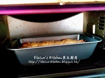 step13: 將肉醬闊麵放入焗爐內 , 用200C上下火焗20分鐘至芝士溶化成金黃色
