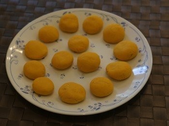 step5: 用細火煎餅變軟身及兩邊黃金色