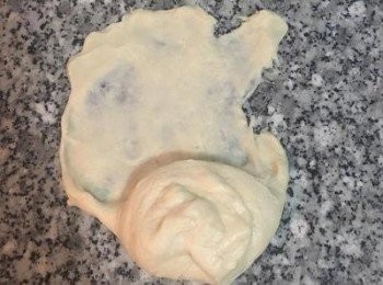 step4: 拉開時可見薄膜。