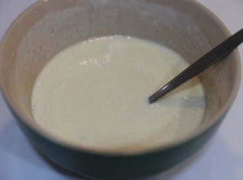 step3: (3) 過篩麵粉+水開成糊槳