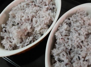 step8: 烤盤裝入適量的飯