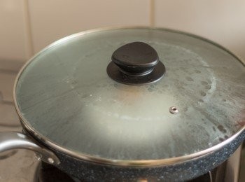 step7: 蓋上蓋子，關火，焗5分鐘後可小心取出