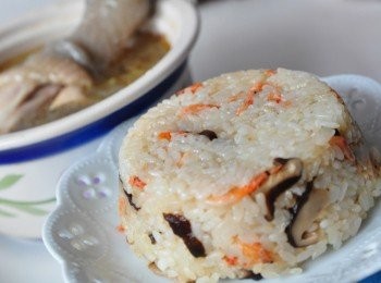 step10: 米糕就會呈現出器皿的內部形狀囉..