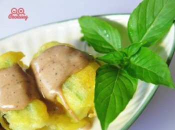 step7: 將調和均勻的醬汁倒入絲瓜上層~就是一道簡單清爽的料裡囉!