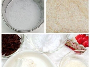 step1: 先把紙模鋪好,餅乾放進塑膠袋中用桿麵棍壓碎,奶油乳酪放進微波爐讓它軟化, 吉利丁粉均勻散開倒入45ml水中放置10分鐘（不可將水倒入吉利丁粉,這樣會散不開）