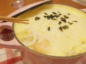 step8: 挖下去~~~ 裏頭的雞蛋很像是韓式蒸蛋那樣唷^^