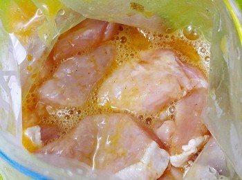 step2: 加<span class="group_2">醃料</span>醃30分鐘!