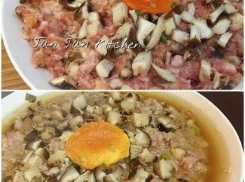 step1: 蝦乾略浸洗淨切粒，鮮冬菇略浸用生粉水洗淨，榨乾水切粒。免治豬肉下醃料拌勻，加入蝦乾粒及冬菇粒再拌勻及冷藏醃半小時。取出時加2湯匙水拌勻，我會留起少少菇粒鋪上面，咁會靚D。排上蒸碟，只放上鹹蛋黃，水滾隔水蒸8-10分鐘即可。