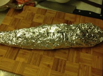 step7: 把錫紙緊緊包起，預熱焗爐250度