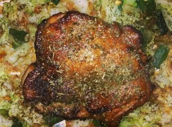 step3: <a href="https://bit.ly/2ZxapeY" target="_blank" data-keyword="雞扒" class="guide-link"><strong>雞扒</strong></a> <span style="display:inline-block;vertical-align:middle;margin-top:-3px;color:initial;border-radius:3px;padding:2px 3px;font-size:12px;line-height:14px;background:#87d300;color:#fff;">即買</span> .. 我會用 1 + 9 + 45 
先落油熱鑊, 雞皮先落鑊煎 1 mins ... 之後, 反到另一面煎 9mins ... 之後, 將煎好既<a href="https://bit.ly/2ZxapeY" target="_blank" data-keyword="雞扒" class="guide-link"><strong>雞扒</strong></a> <span style="display:inline-block;vertical-align:middle;margin-top:-3px;color:initial;border-radius:3px;padding:2px 3px;font-size:12px;line-height:14px;background:#87d300;color:#fff;">即買</span> 放到有菜的托盤上。