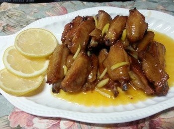 step7: 將<a href="https://bit.ly/3zHU5V3" target="_blank" data-keyword="雞翼" class="guide-link"><strong>雞翼</strong></a> <span style="display:inline-block;vertical-align:middle;margin-top:-3px;color:initial;border-radius:3px;padding:2px 3px;font-size:12px;line-height:14px;background:#87d300;color:#fff;">即買</span> 排上碟,淋上西檸汁即可