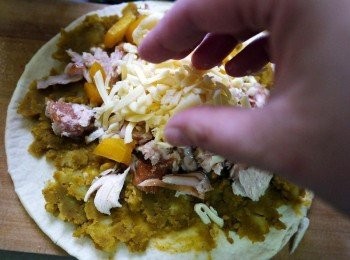 step6: 材料可以自行變化依個人喜好^^但燻雞肉跟咖哩馬鈴薯好配啊