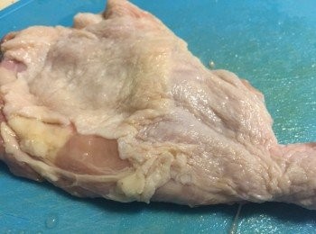 step1: 去骨雞腿肉兩支