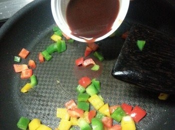 step7: 倒入茨汁料煮滾