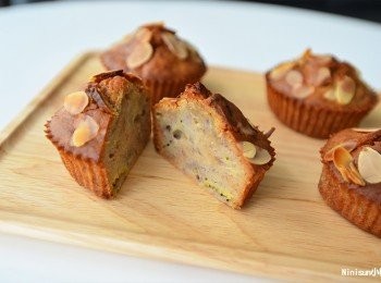 step7: 蛋糕針測試拔出來沒有沾黏即完成